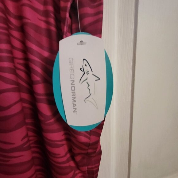 Greg Norma Golf Skort Red and Pink SIZE: LARGE- NWT - Picture 3 of 8